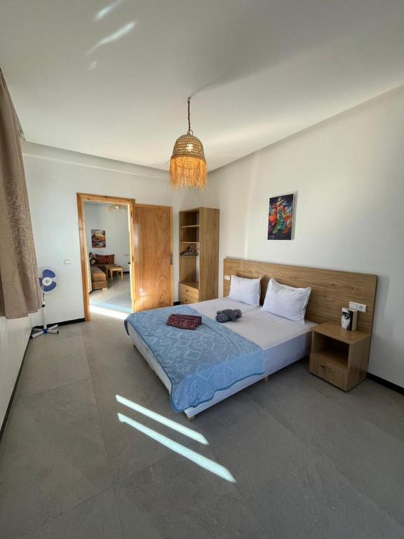 Ένα ή περισσότερα κρεβάτια σε δωμάτιο στο Atlantic view Tamraght 2