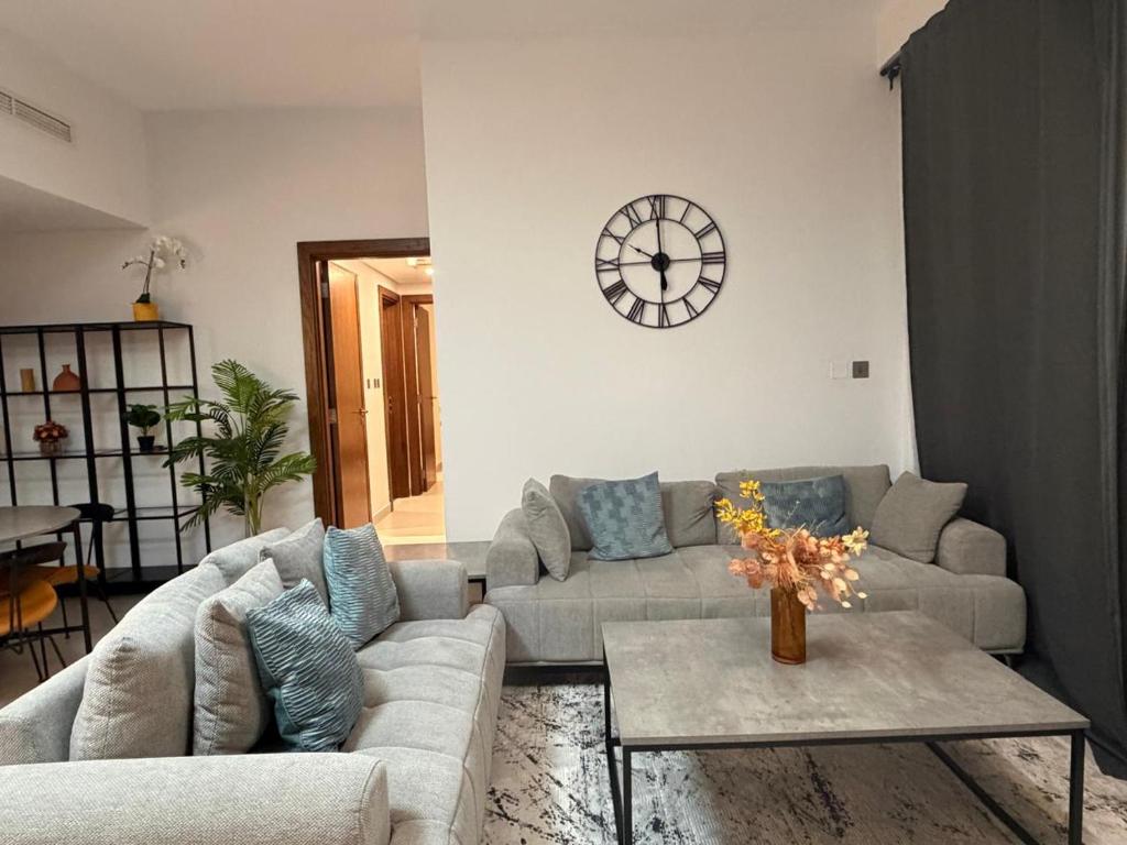 O zonă de relaxare la Parkside A Cozy 2BR Escape