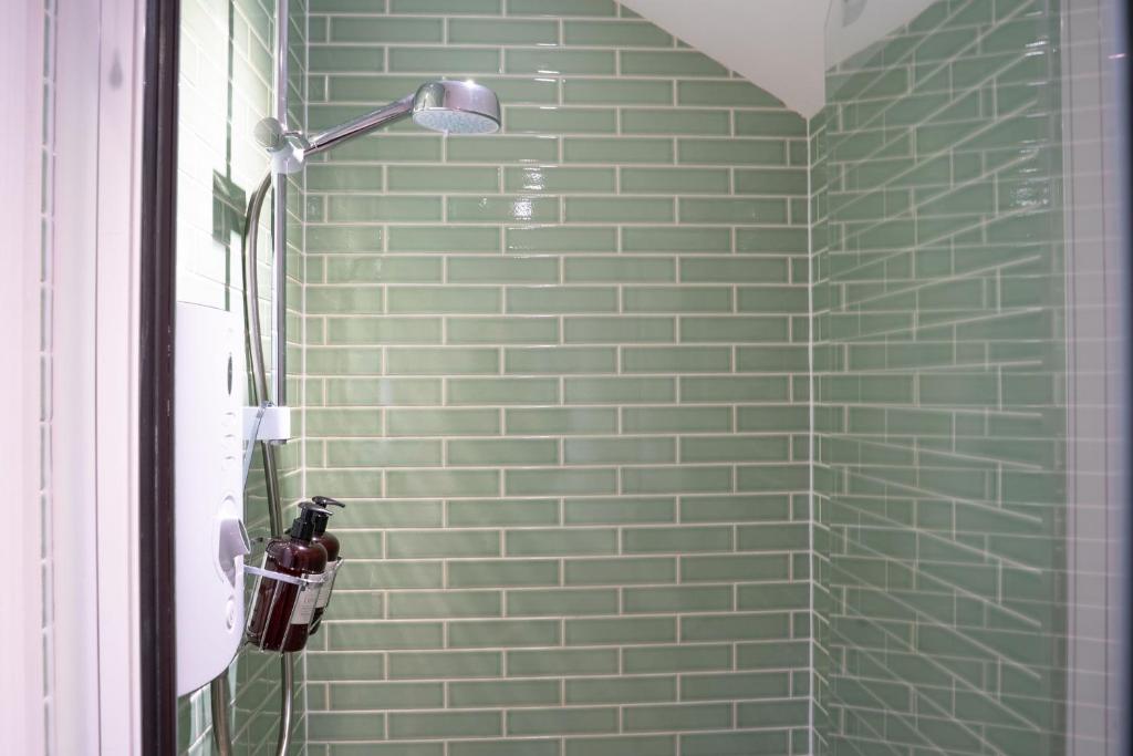 The Cotswold Luxe Cottage 3