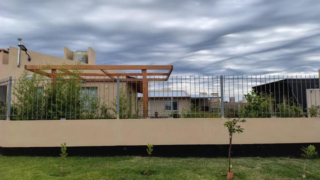 Το κτήριο όπου στεγάζεται  το διαμέρισμα