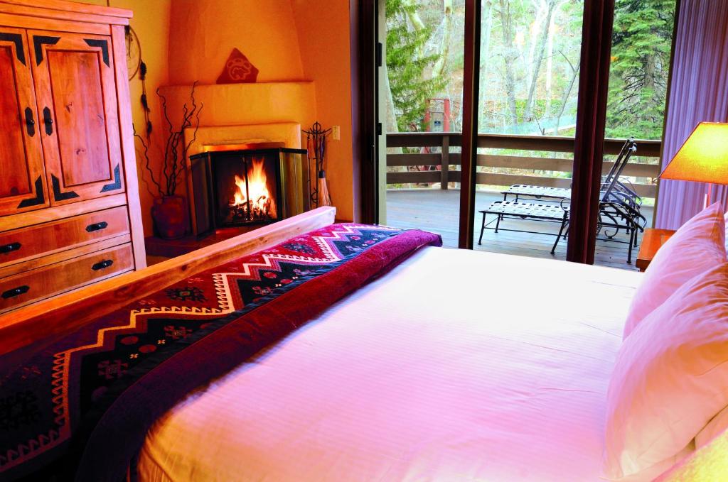 Junipine Resort - Cottage Mit Zwei Schlafzimmern Mit Creek Blick