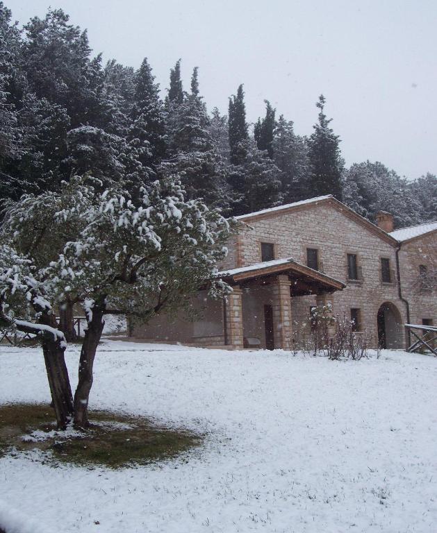 Obiekt Agriturismo Il Casale zimą