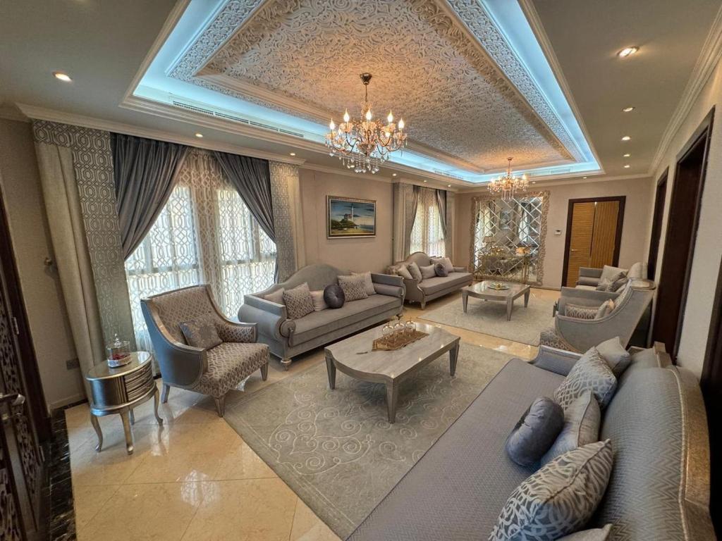 ديكور مجلس وصالة فاخرة في عجمان