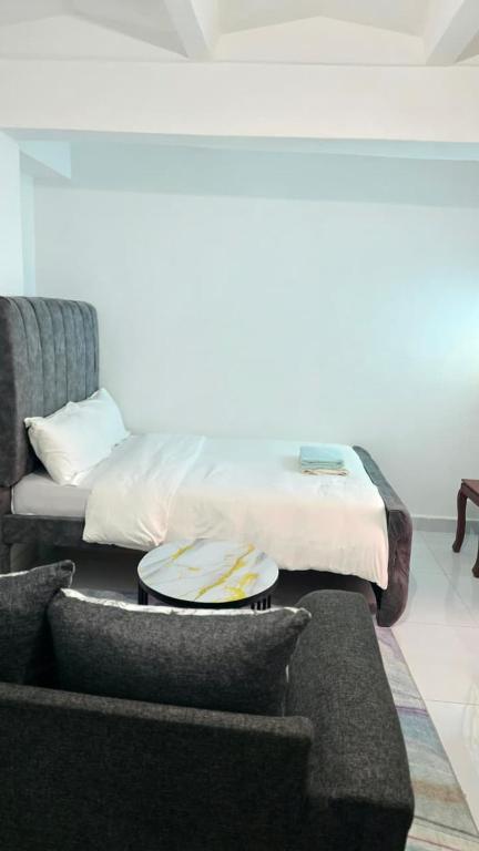 Un lugar para sentarse en Lakira Shades