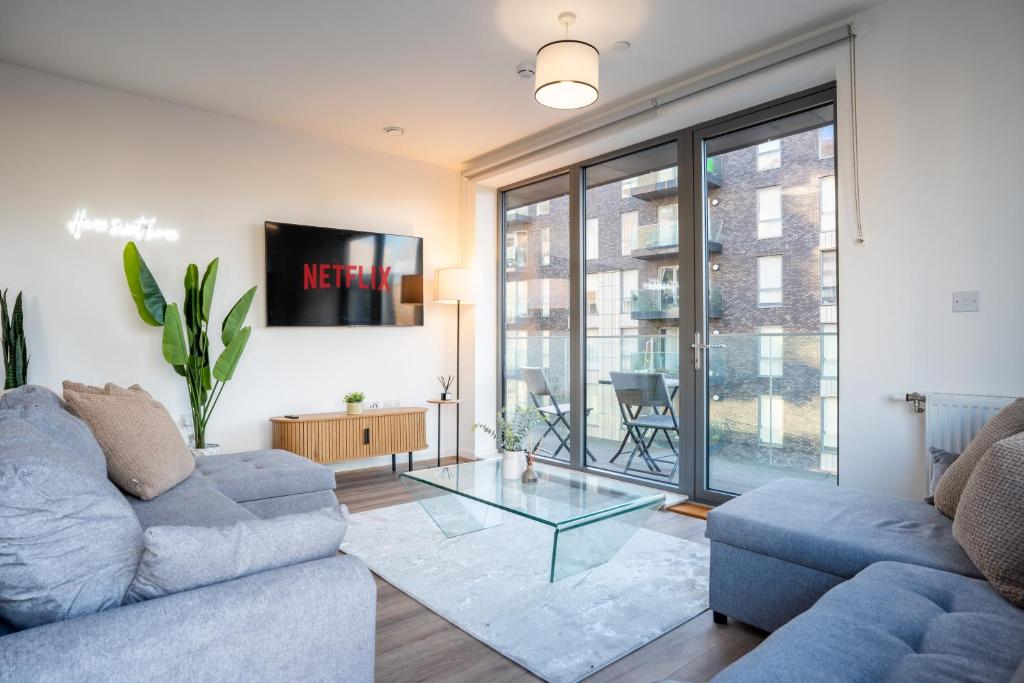 Χώρος καθιστικού στο Central Wembley Stadium Luxe Stay with Pool Table