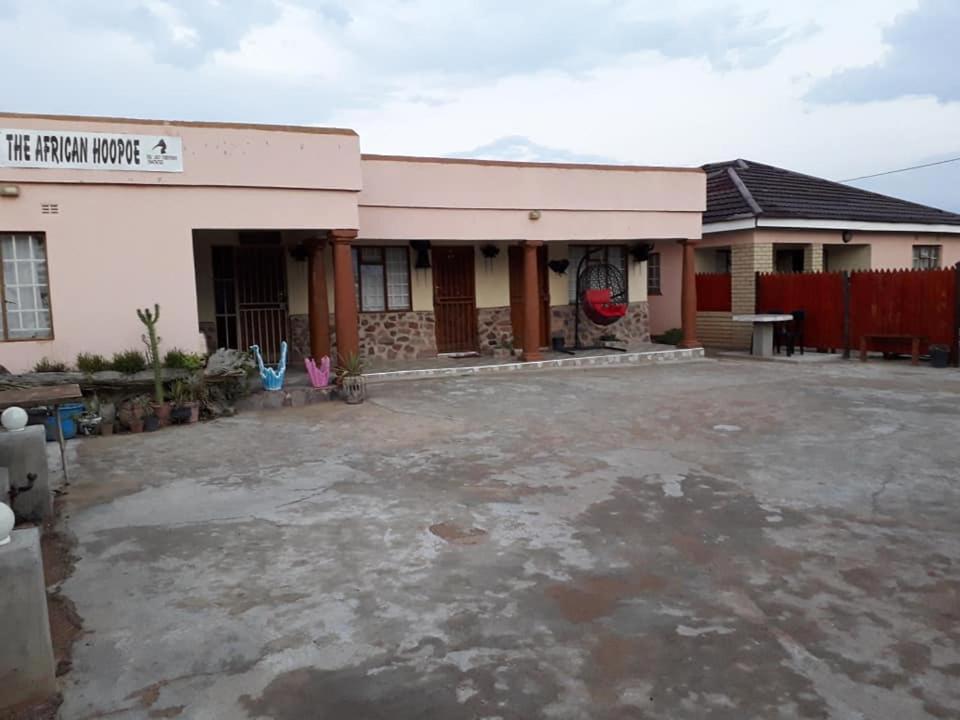 Tòa nhà nơi nhà khách tọa lạc