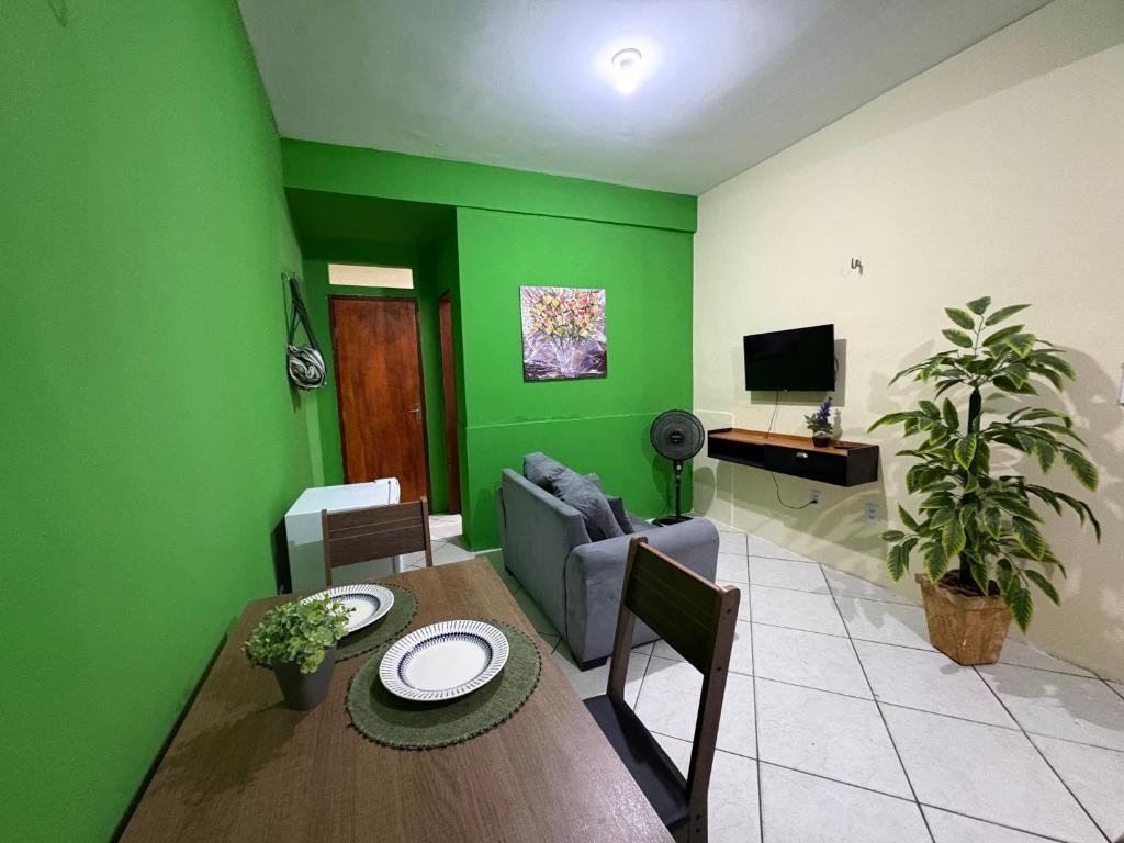 Μια τηλεόραση ή/και κέντρο ψυχαγωγίας στο Apartamento completo e central! Casa Joana!