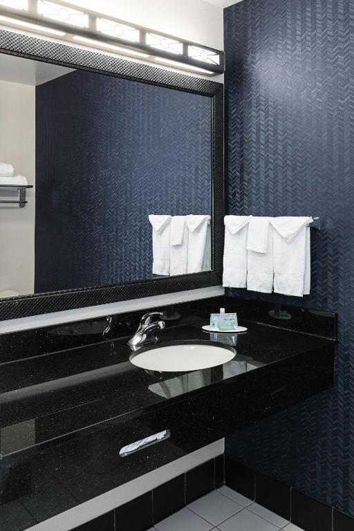 Fairfield Inn & Suites by Marriott Milwaukee Airport - Habitación Queen Con Dos Camas Queen