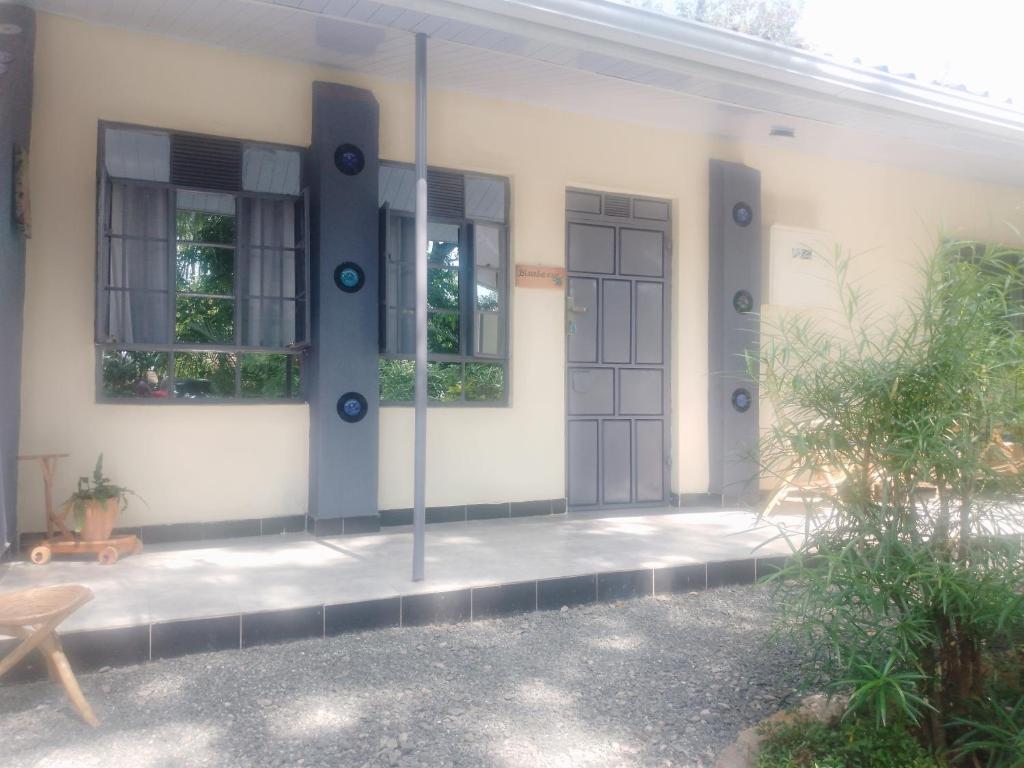 Budova, kde se prázdninový dům nachází