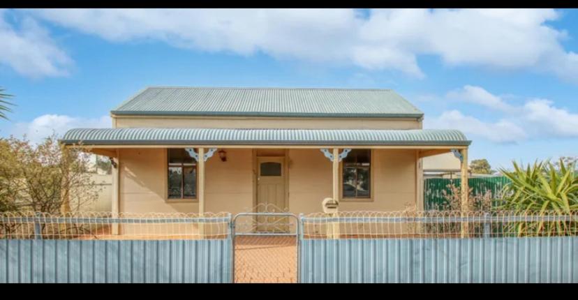 Budova, kde se prázdninový dům nachází