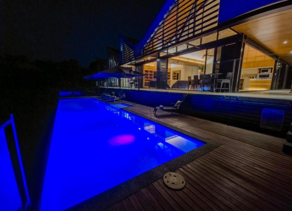 Swimmingpoolen hos eller tæt på The Cassowary - Luxury Rainforest Retreat