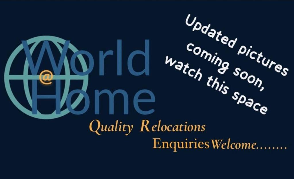 Galería fotográfica de Chineham Town-House, Great for Group Get-Aways, Families & Contractors en Basing