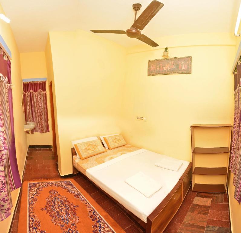 Siva Guest House - Budget Double Room