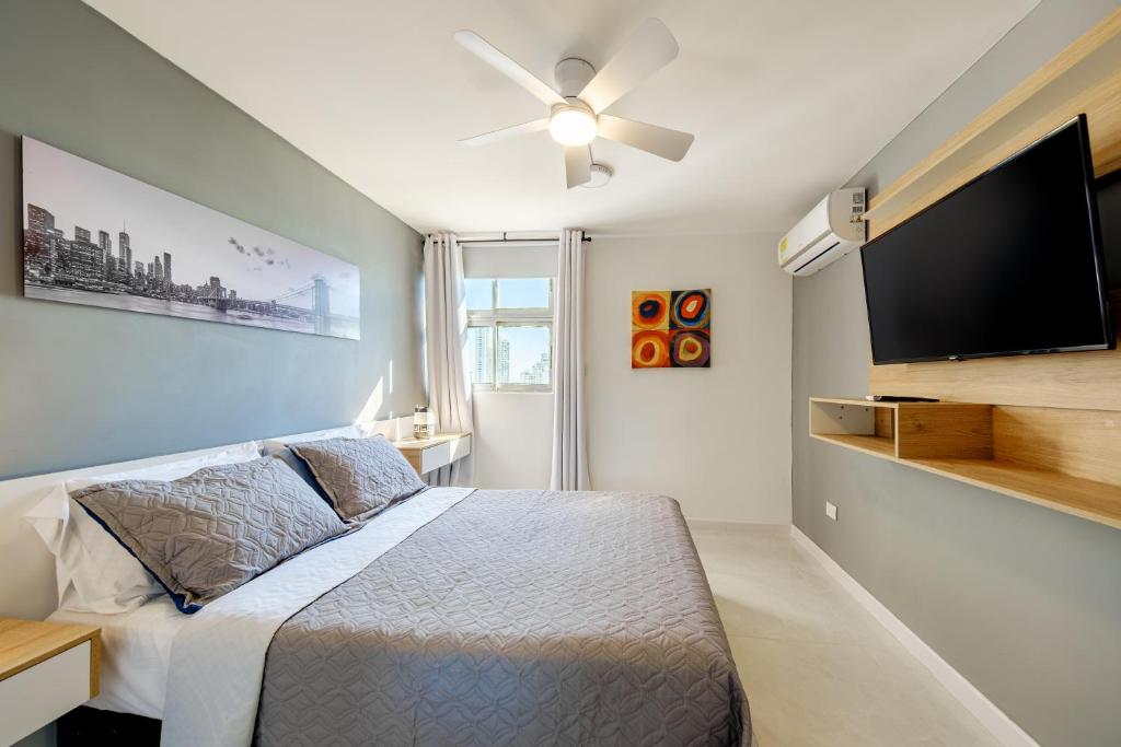 Μια τηλεόραση ή/και κέντρο ψυχαγωγίας στο Alojamiento con Vista Y Salida al Mar