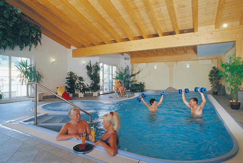 Bazén v ubytování Hotel Ursula Garni nebo v jeho okolí