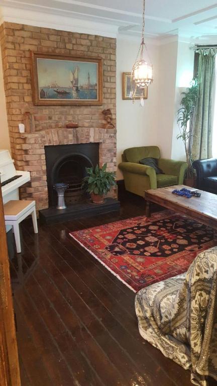 Edwardian Apartment Garden Flat - Apartment - Ground Floor