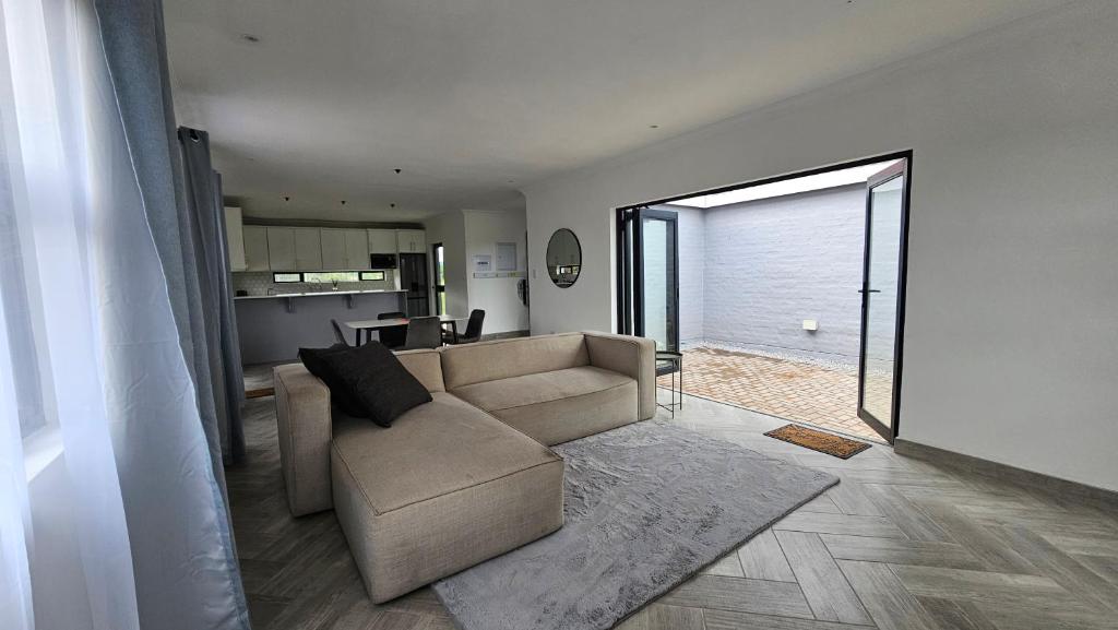 Η κουζίνα ή μικρή κουζίνα στο Modern Farmhouse, Pool, WiFi in Estate