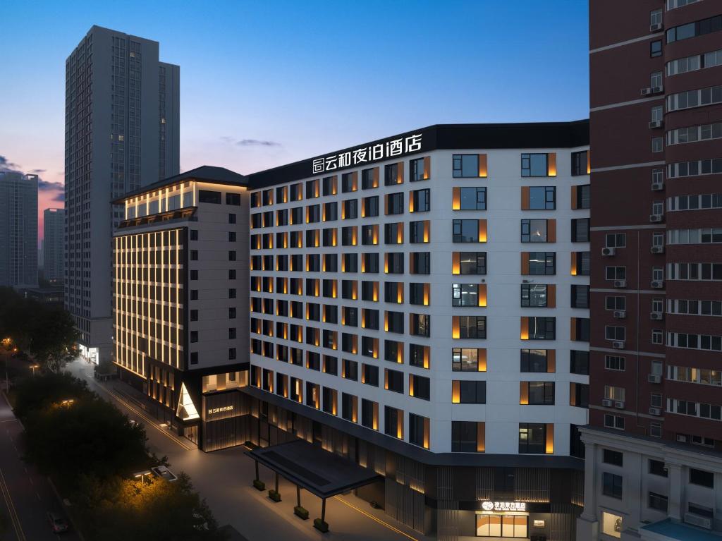 Το κτήριο όπου στεγάζεται το ξενοδοχείο