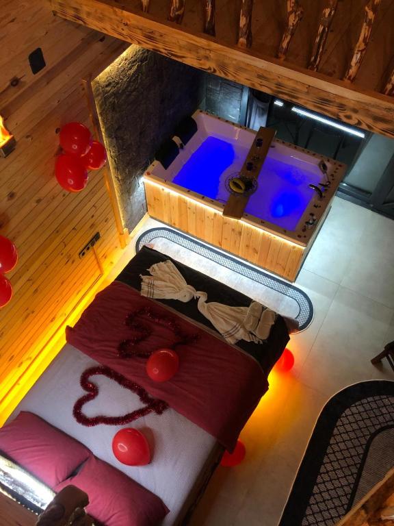 Postel nebo postele na pokoji v ubytování Golikti dağevleri