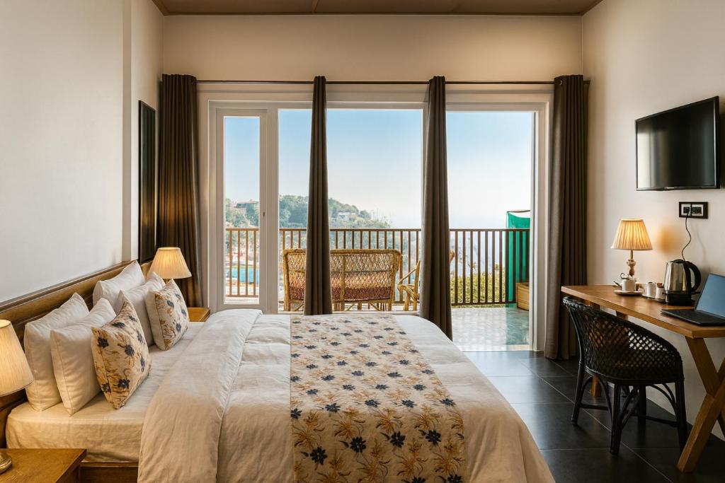 Postel nebo postele na pokoji v ubytování Oslo Mussoorie by Around Stays