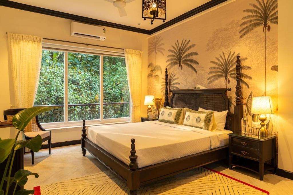 Ένα ή περισσότερα κρεβάτια σε δωμάτιο στο Auraya Homes - Luxury 4 BHK, Private Pool, Terrace, Live Barbeque