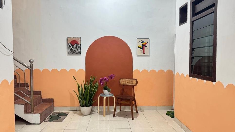 Fotografie z fotogalerie ubytování Homey Guesthouse Gubeng Syariah v destinaci Surabaja