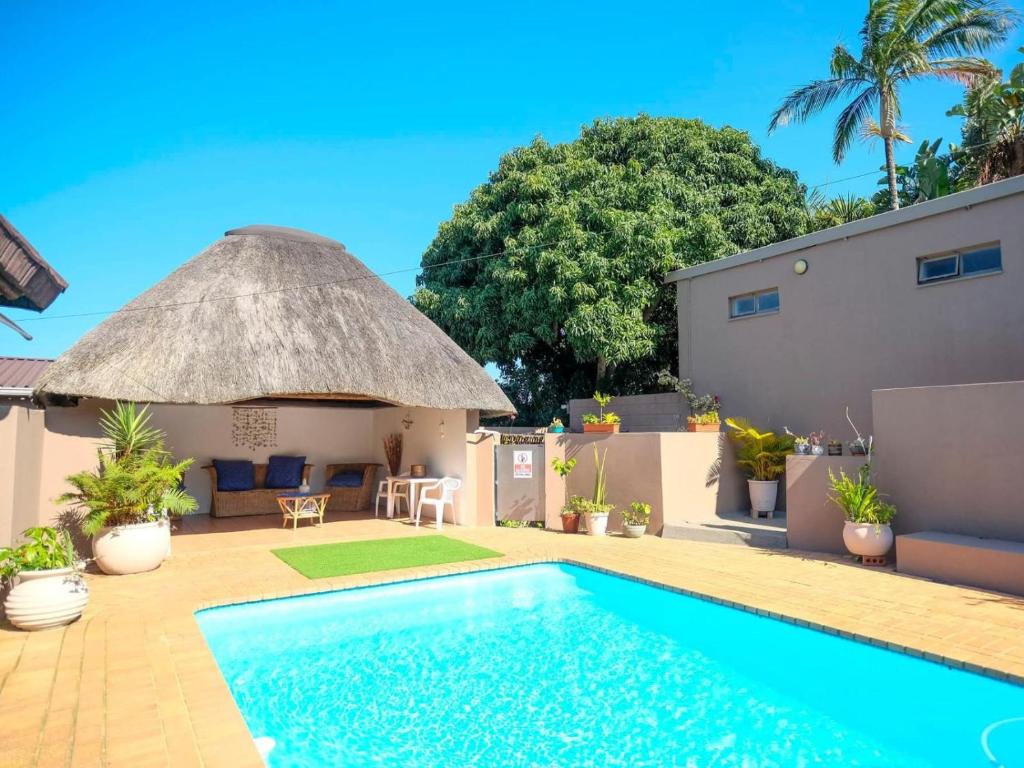 Uitspan No 5 في سانت لوسيا: فيلا بمسبح وسقف من القش
