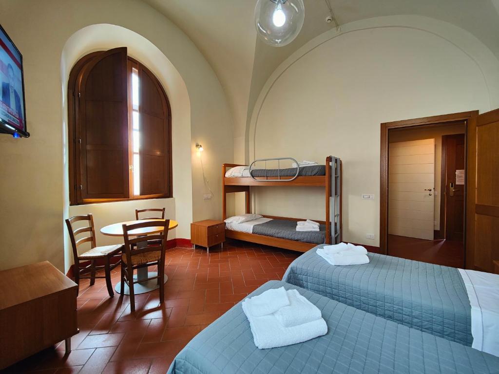 Chiostro Delle Monache Hostel Volterra - Family Room - Disability Access