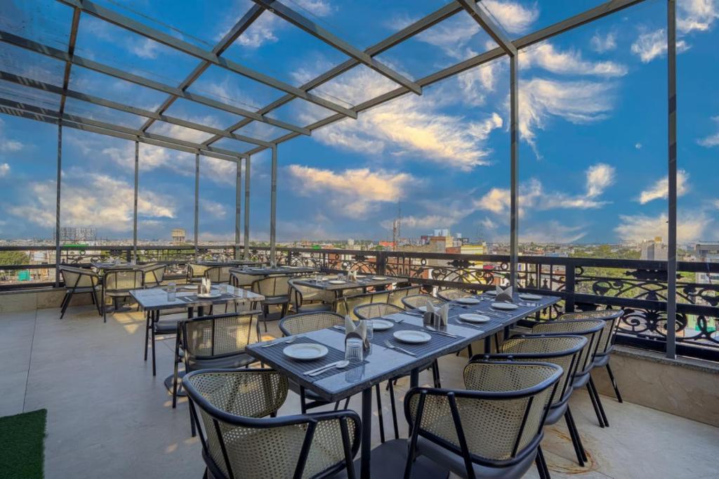 Restaurace v ubytování Hotel SG Continental Amritsar !! Prime Location ! Parking ! Open Terrace