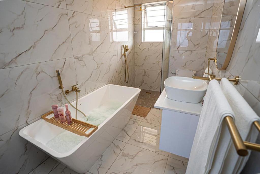 Φωτογραφία από το άλμπουμ του Modern Beach View σε Kingsborough