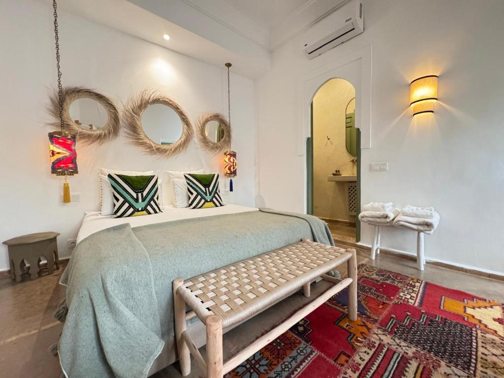 Postel nebo postele na pokoji v ubytování Riad 29 Mouassine