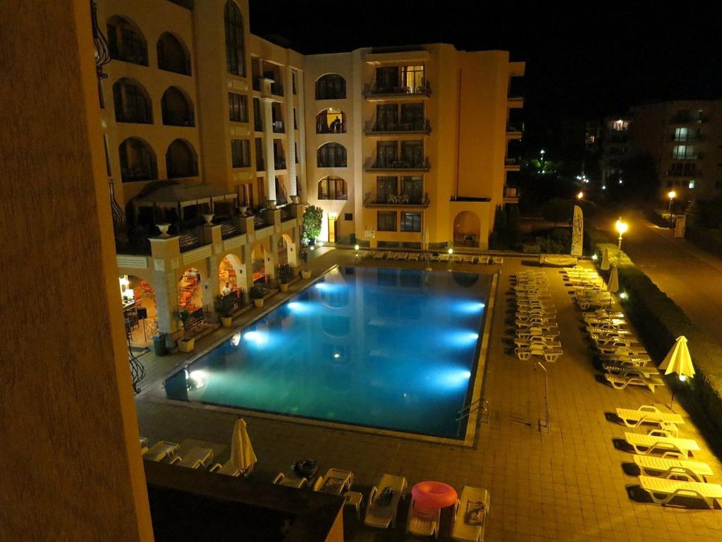 Πισίνα στο ή κοντά στο PALAZZO FAMILY SUITE Sunny beach