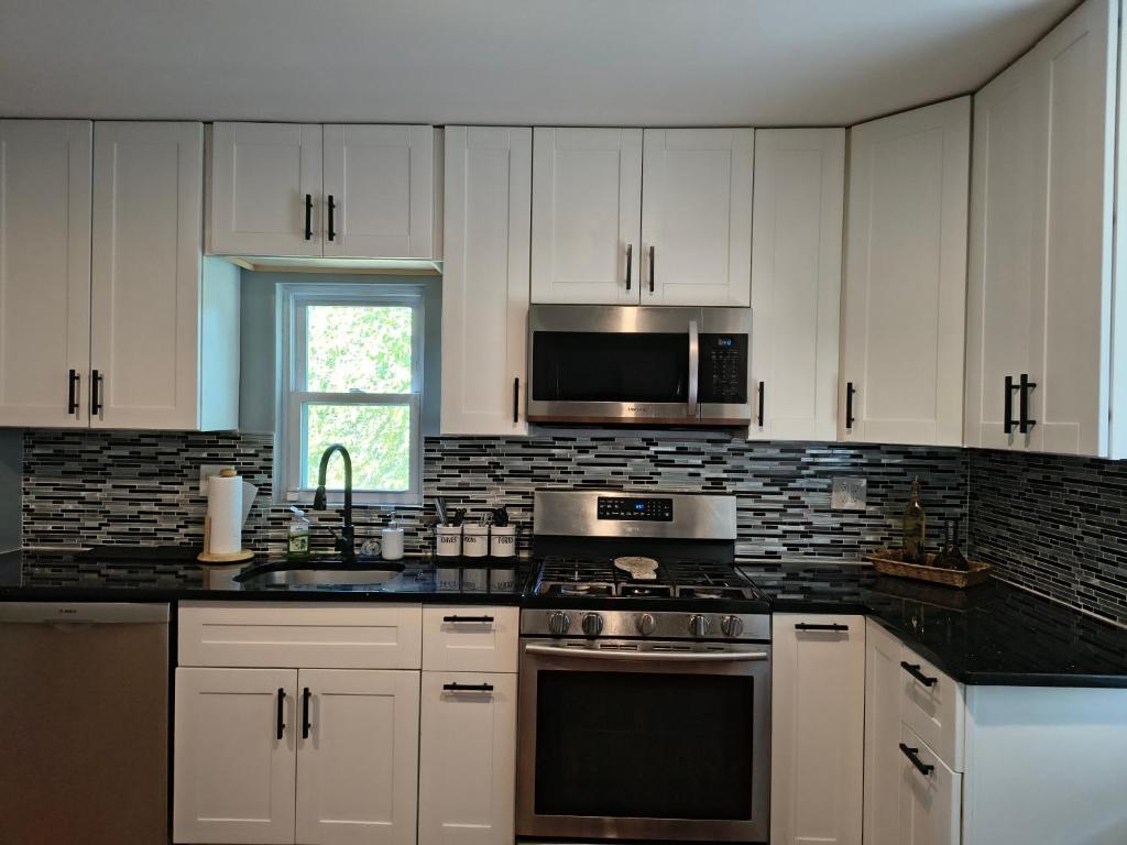 Billede fra billedgalleriet på Historic Comfortable Prince George's Home i Capitol Heights