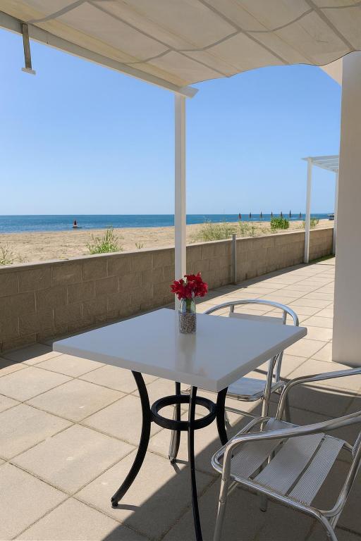 Camping Village Torrenova - Bungalow - Beach Front