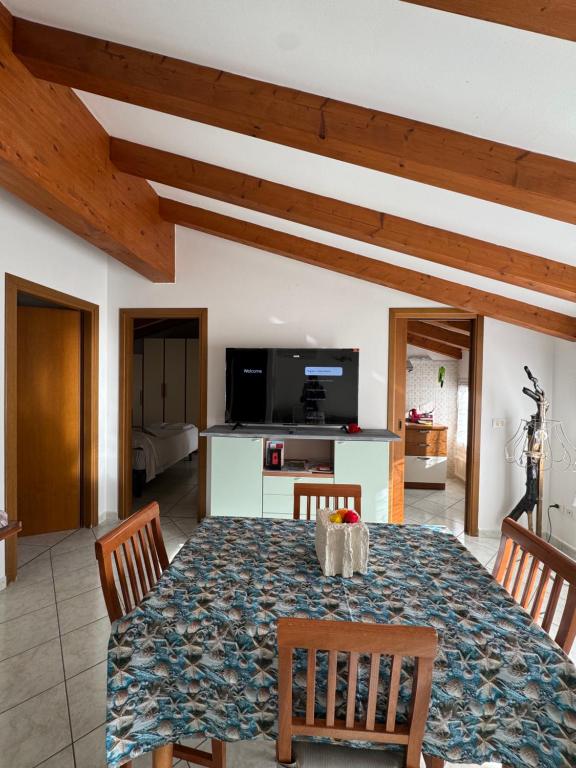 Телевизор и/или развлекательный центр в Open space centre