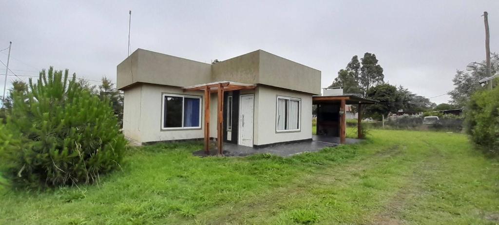 Το κτήριο όπου στεγάζεται  η παραθεριστική κατοικία