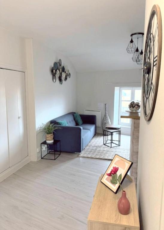 Appartement F2 centre-ville ISSOIRE avec jolie vue - Housity