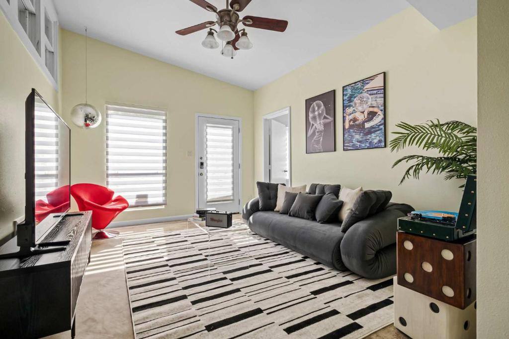 Posezení v ubytování Retro Vibes & Zilker Views - Music House by Zilker