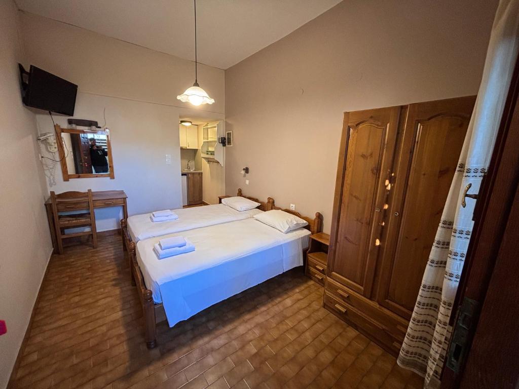 Stelios Rooms - Economy Studio (2 Adults)