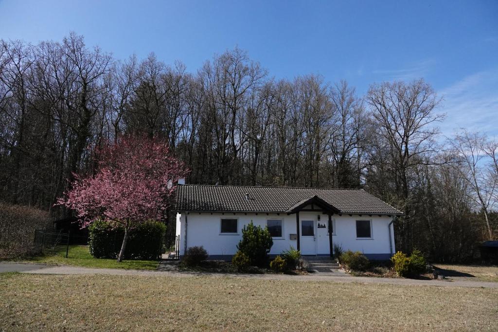 Το κτήριο όπου στεγάζεται  η παραθεριστική κατοικία