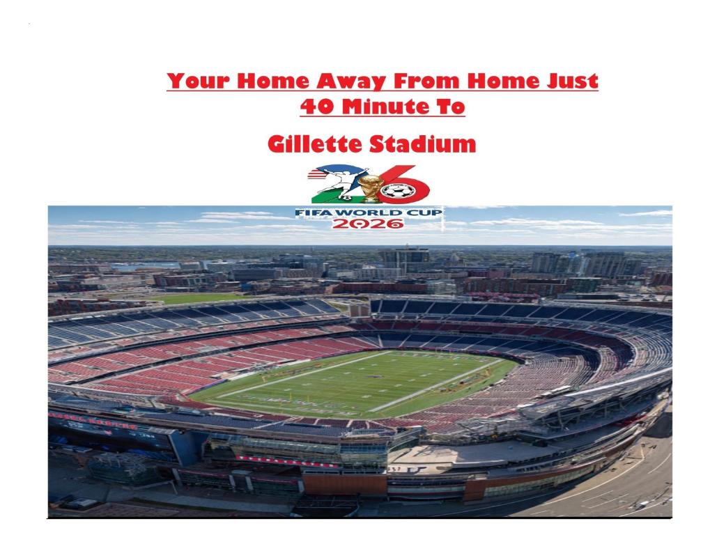 Una imagen de un estadio de béisbol con las palabras "tu hogar lejos del hogar" en Brand New 4BR House 20Min Downtown Boston, en Boston