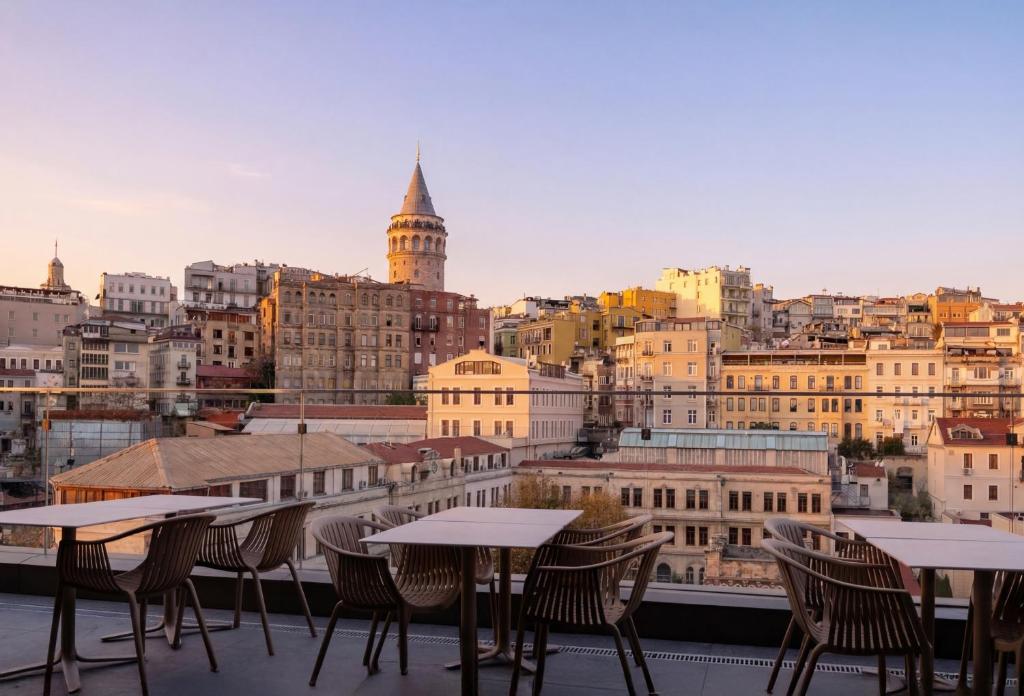 لابی و فضای عمومی Delta Hotels by Marriott Istanbul Karakoy - تصویر ۵