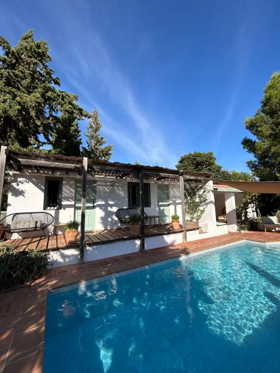 Πισίνα στο ή κοντά στο Cortijo Vacas Gordas B&B