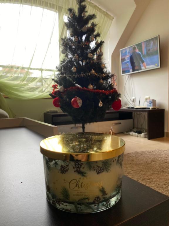 Μια τηλεόραση ή/και κέντρο ψυχαγωγίας στο Сирена