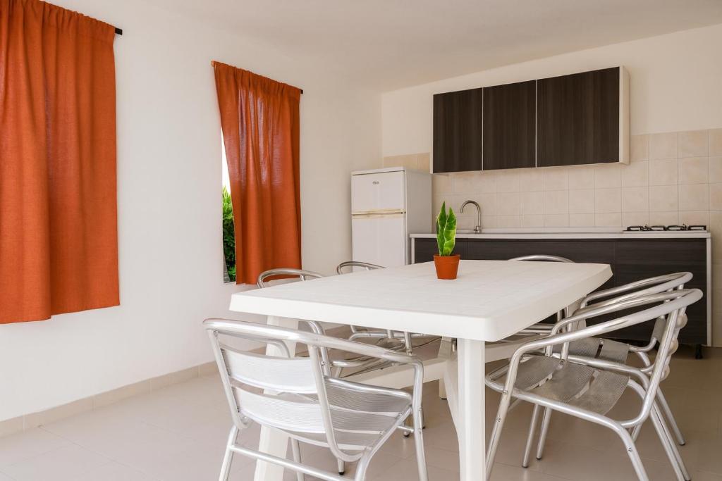 Camping Village Torrenova - Bungalow - Beach Front