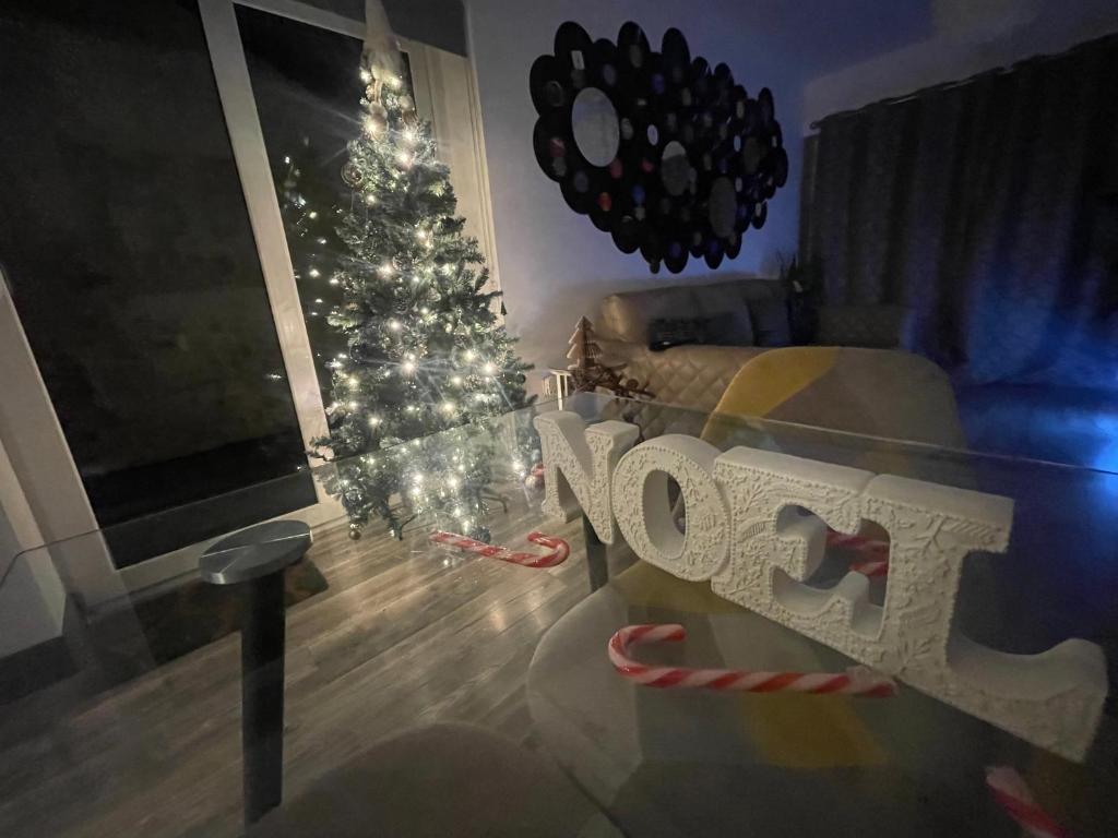 Φωτογραφία από το άλμπουμ του 2 Bed Town Centre Apt in Porthcawl, parking, Wifi ,Sky & Netflix σε Porthcawl