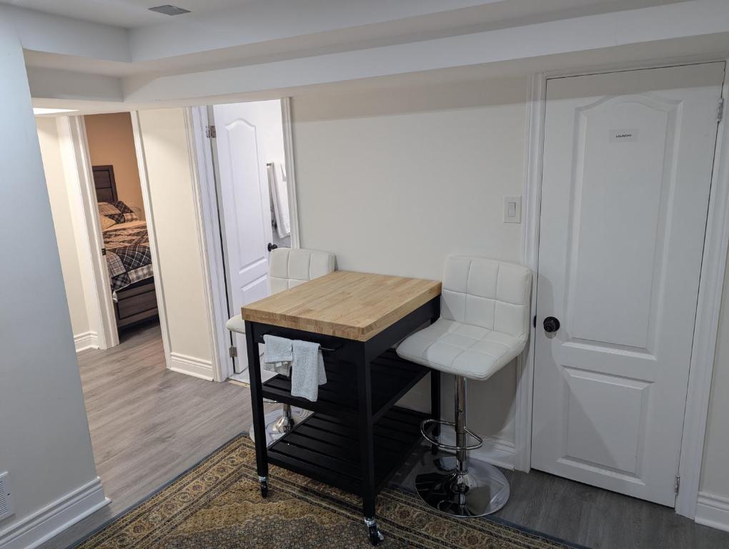 Φωτογραφία από το άλμπουμ του Stay At Brick Home στο Τορόντο