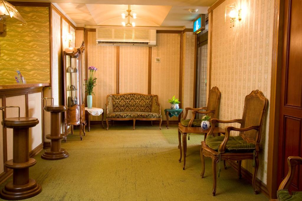 Posezení v ubytování Shinseto Station Hotel