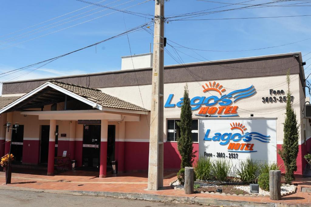 a lego store with a sign on the side of it at Lagos Hotel in Itajubá