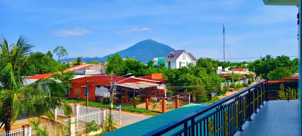 En generel udsigt til bjerge eller udsigt til bjerge taget fra pensionatet